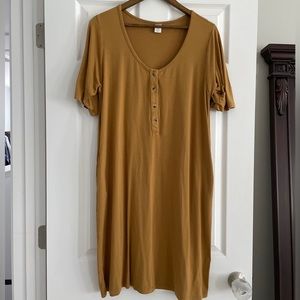 Kate Quinn gown with pockets